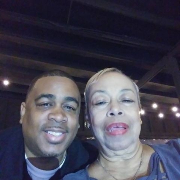 Meet your Posher, Sandra - Picture 1 of 1